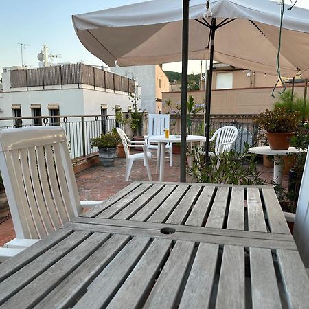 Notaria-Apartamento Y Estudio En Casco Antiguo, Al Lado De Playa, Rambla Y Monasterio, Con Acceso A Terraza Ajardinada ซานต์เฟลิอูเดกีโซลส์ ภายนอก รูปภาพ