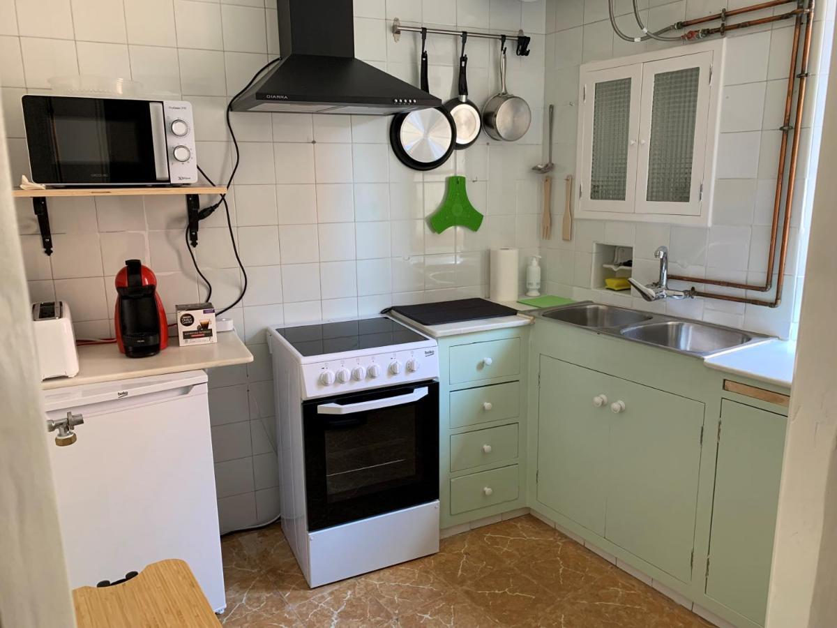 Notaria-Apartamento Y Estudio En Casco Antiguo, Al Lado De Playa, Rambla Y Monasterio, Con Acceso A Terraza Ajardinada ซานต์เฟลิอูเดกีโซลส์ ภายนอก รูปภาพ