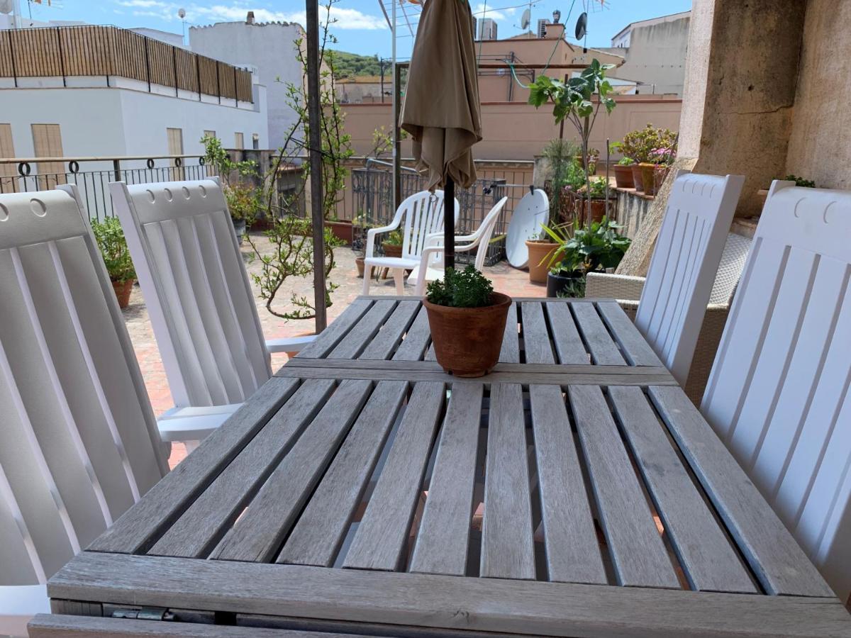 Notaria-Apartamento Y Estudio En Casco Antiguo, Al Lado De Playa, Rambla Y Monasterio, Con Acceso A Terraza Ajardinada ซานต์เฟลิอูเดกีโซลส์ ภายนอก รูปภาพ