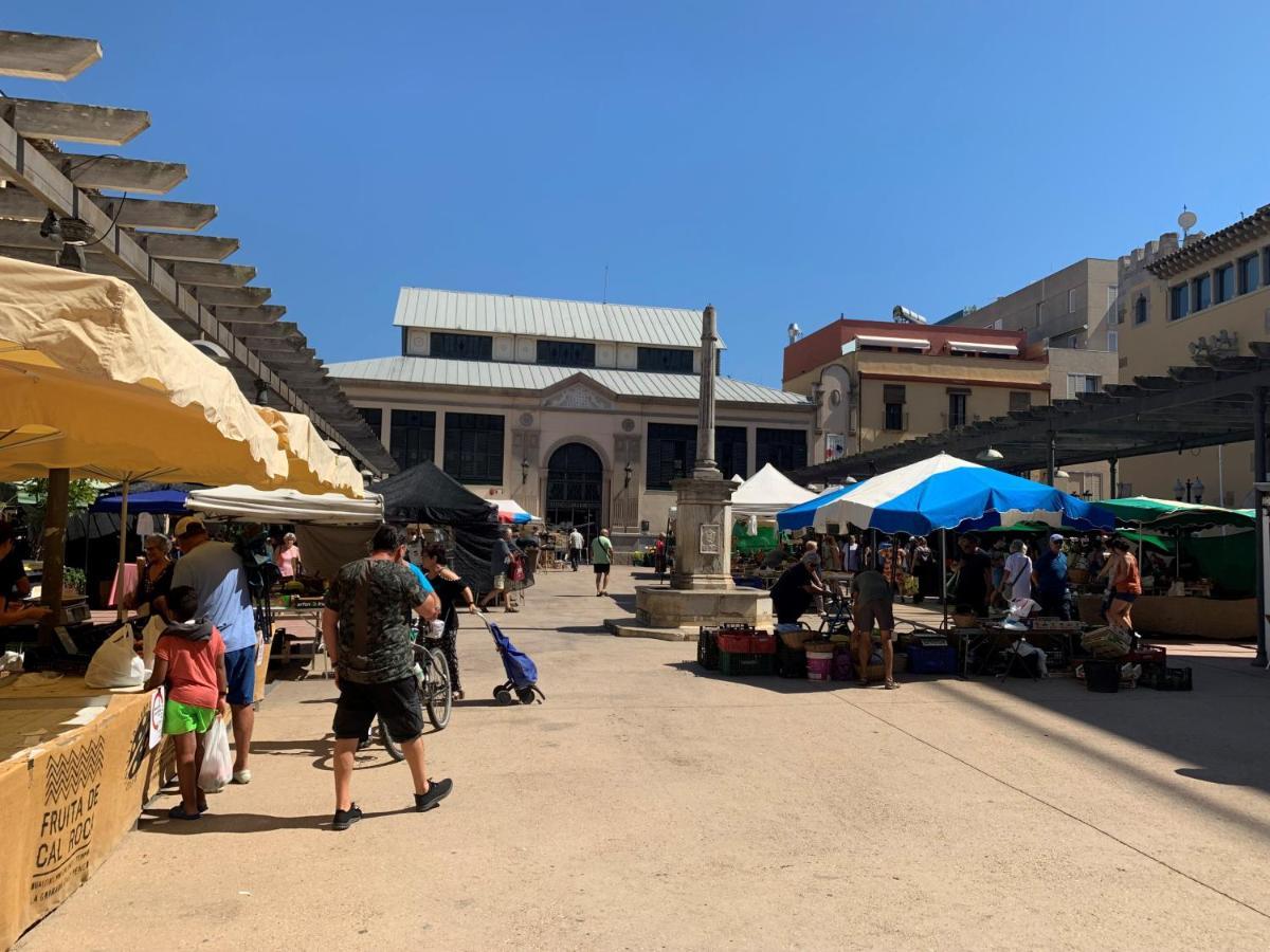 Notaria-Apartamento Y Estudio En Casco Antiguo, Al Lado De Playa, Rambla Y Monasterio, Con Acceso A Terraza Ajardinada ซานต์เฟลิอูเดกีโซลส์ ภายนอก รูปภาพ