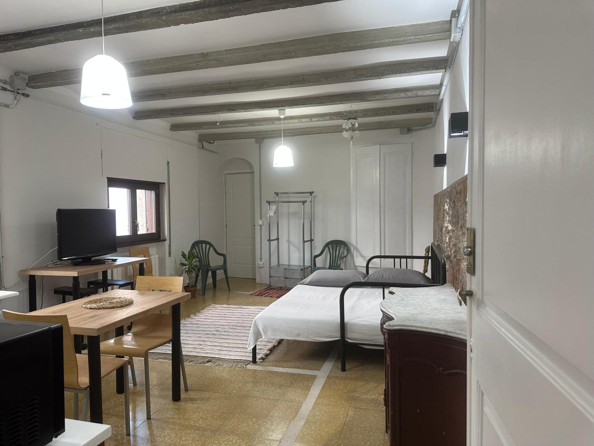 Notaria-Apartamento Y Estudio En Casco Antiguo, Al Lado De Playa, Rambla Y Monasterio, Con Acceso A Terraza Ajardinada ซานต์เฟลิอูเดกีโซลส์ ภายนอก รูปภาพ