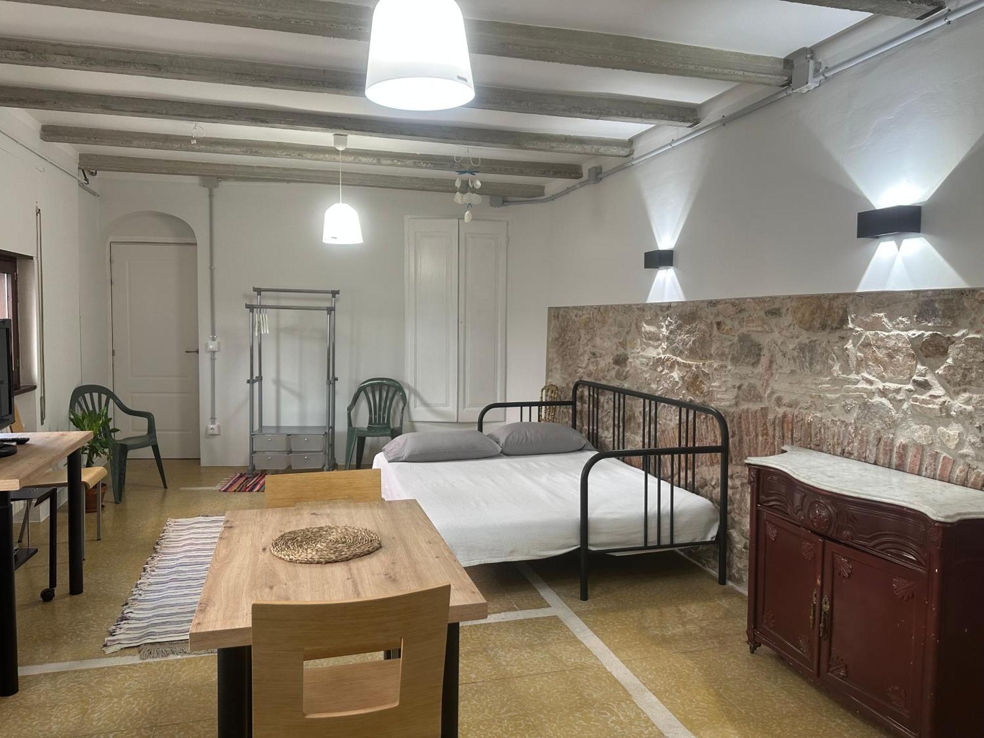 Notaria-Apartamento Y Estudio En Casco Antiguo, Al Lado De Playa, Rambla Y Monasterio, Con Acceso A Terraza Ajardinada ซานต์เฟลิอูเดกีโซลส์ ภายนอก รูปภาพ