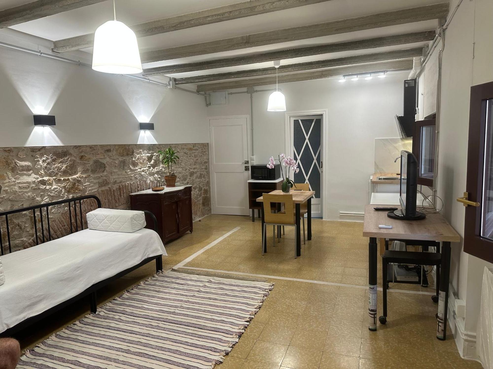 Notaria-Apartamento Y Estudio En Casco Antiguo, Al Lado De Playa, Rambla Y Monasterio, Con Acceso A Terraza Ajardinada ซานต์เฟลิอูเดกีโซลส์ ภายนอก รูปภาพ